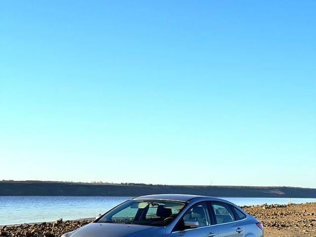 Форд Фокус 2013 в Одессе на Automoto.ua Серый Форд Фокус, объемом двигателя 1 л и пробегом 104 тыс. км за 6800 $, фото 2 на Automoto.ua