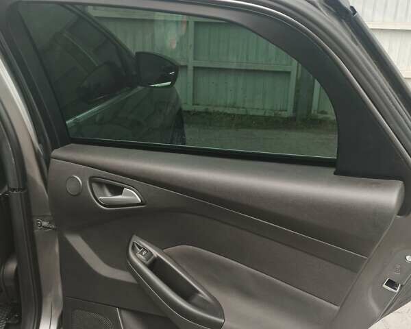 Форд Фокус 2013 у Львові на Automoto.ua Сірий Форд Фокус, об'ємом двигуна 2 л та пробігом 220 тис. км за 8000 $, фото 18 на Automoto.ua