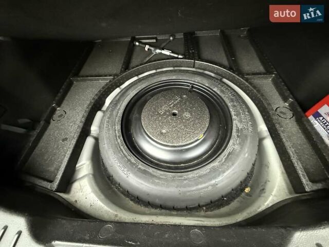 Серый Форд Фокус, объемом двигателя 1 л и пробегом 243 тыс. км за 5300 $, фото 24 на Automoto.ua