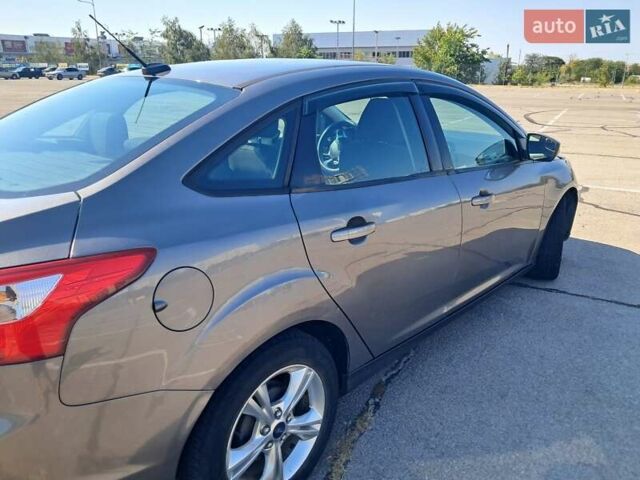 Сірий Форд Фокус, об'ємом двигуна 2 л та пробігом 177 тис. км за 7500 $, фото 5 на Automoto.ua