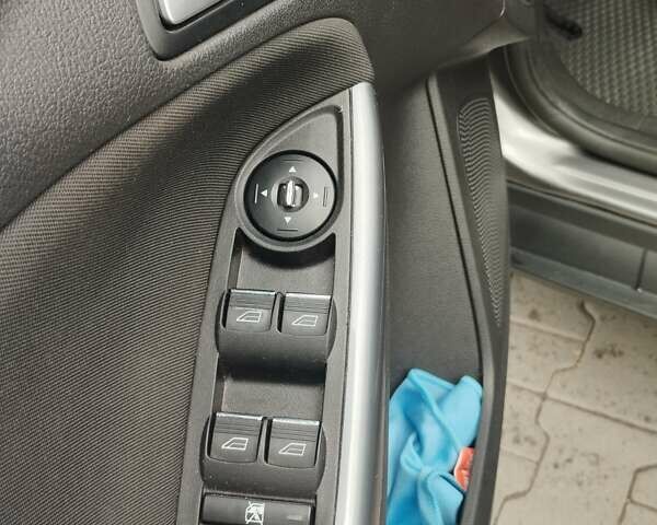 Форд Фокус 2013 у Львові на Automoto.ua Сірий Форд Фокус, об'ємом двигуна 2 л та пробігом 220 тис. км за 8000 $, фото 14 на Automoto.ua
