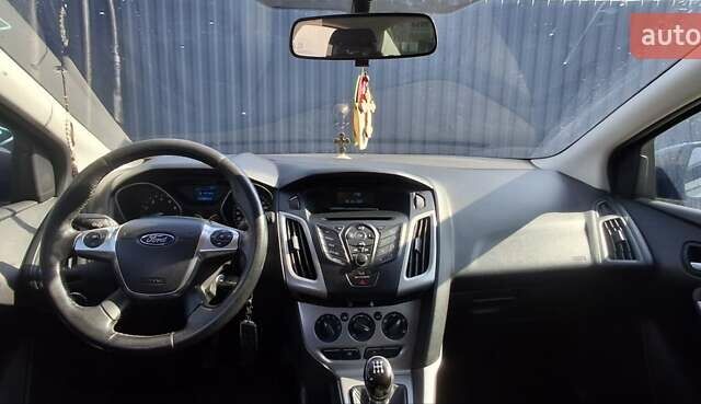 Серый Форд Фокус, объемом двигателя 1 л и пробегом 135 тыс. км за 7700 $, фото 3 на Automoto.ua