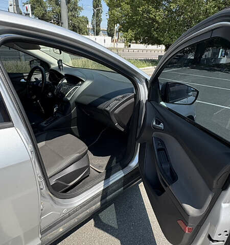 Сірий Форд Фокус, об'ємом двигуна 2 л та пробігом 265 тис. км за 6500 $, фото 14 на Automoto.ua