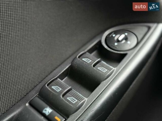 Серый Форд Фокус, объемом двигателя 1 л и пробегом 243 тыс. км за 5300 $, фото 22 на Automoto.ua