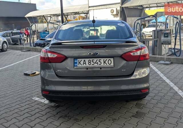 Сірий Форд Фокус, об'ємом двигуна 2 л та пробігом 120 тис. км за 8500 $, фото 2 на Automoto.ua