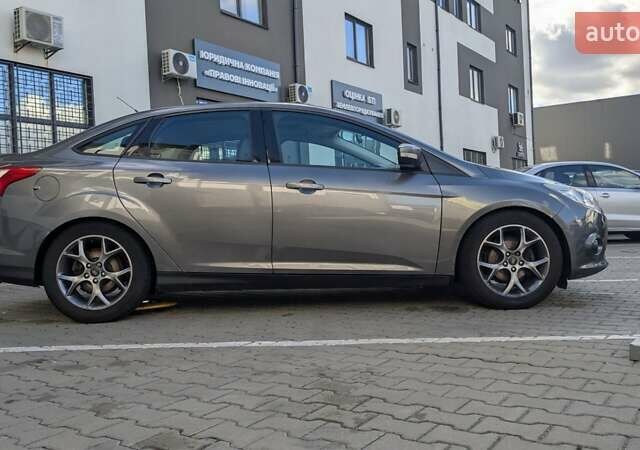 Сірий Форд Фокус, об'ємом двигуна 2 л та пробігом 120 тис. км за 8500 $, фото 4 на Automoto.ua