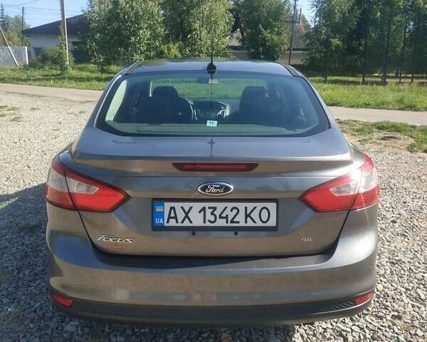 Серый Форд Фокус, объемом двигателя 2 л и пробегом 176 тыс. км за 6300 $, фото 4 на Automoto.ua