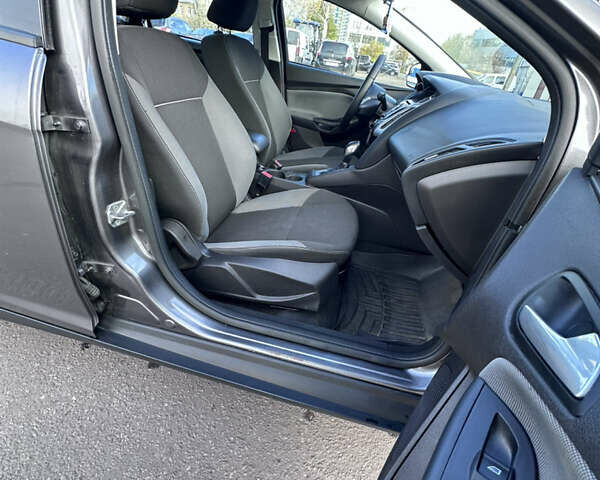 Форд Фокус 2013 в Киеве на Automoto.ua Серый Форд Фокус, объемом двигателя 2 л и пробегом 200 тыс. км за 6400 $, фото 19 на Automoto.ua