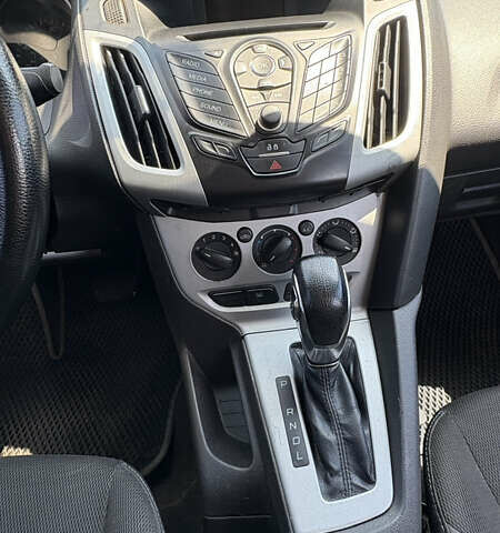 Сірий Форд Фокус, об'ємом двигуна 2 л та пробігом 265 тис. км за 6500 $, фото 13 на Automoto.ua