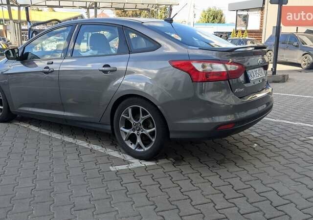 Сірий Форд Фокус, об'ємом двигуна 2 л та пробігом 120 тис. км за 8500 $, фото 6 на Automoto.ua