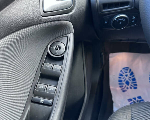 Форд Фокус 2013 в Киеве на Automoto.ua Серый Форд Фокус, объемом двигателя 2 л и пробегом 200 тыс. км за 6400 $, фото 25 на Automoto.ua