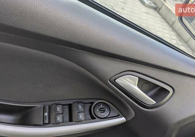 Сірий Форд Фокус, об'ємом двигуна 2 л та пробігом 120 тис. км за 8500 $, фото 14 на Automoto.ua