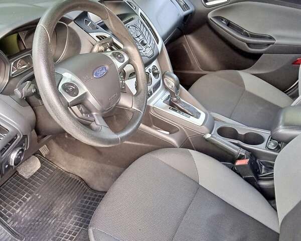 Серый Форд Фокус, объемом двигателя 2 л и пробегом 177 тыс. км за 8700 $, фото 2 на Automoto.ua