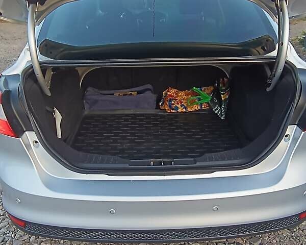 Сірий Форд Фокус, об'ємом двигуна 1 л та пробігом 108 тис. км за 7800 $, фото 3 на Automoto.ua