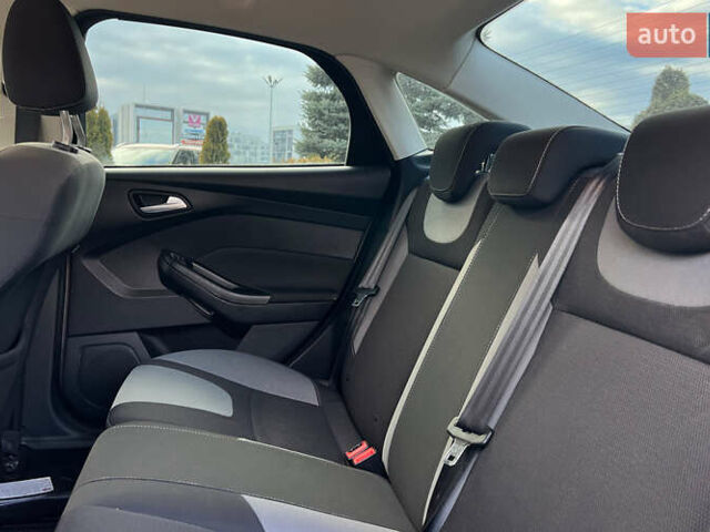 Серый Форд Фокус, объемом двигателя 1 л и пробегом 117 тыс. км за 6800 $, фото 20 на Automoto.ua