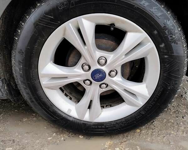 Сірий Форд Фокус, об'ємом двигуна 2 л та пробігом 272 тис. км за 6600 $, фото 5 на Automoto.ua