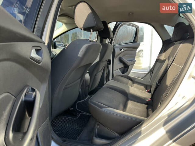 Серый Форд Фокус, объемом двигателя 2 л и пробегом 264 тыс. км за 6800 $, фото 22 на Automoto.ua