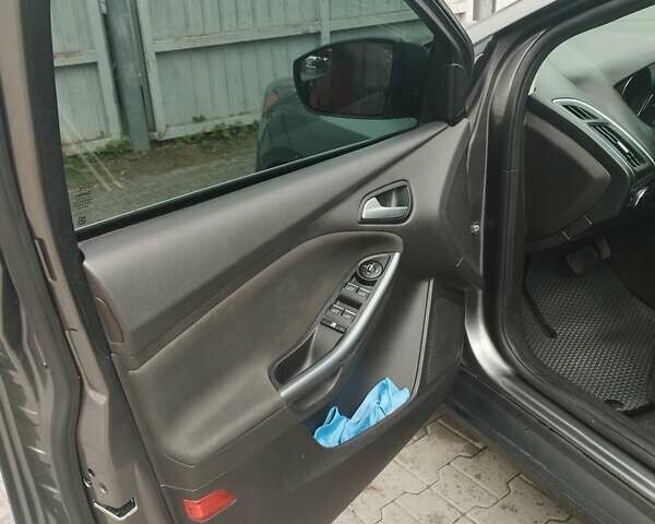 Форд Фокус 2013 у Львові на Automoto.ua Сірий Форд Фокус, об'ємом двигуна 2 л та пробігом 220 тис. км за 8000 $, фото 13 на Automoto.ua