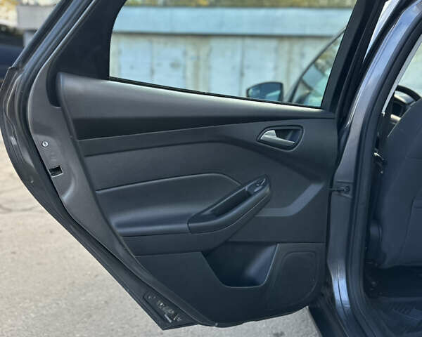 Форд Фокус 2013 в Киеве на Automoto.ua Серый Форд Фокус, объемом двигателя 2 л и пробегом 200 тыс. км за 6400 $, фото 11 на Automoto.ua