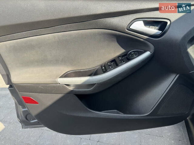 Серый Форд Фокус, объемом двигателя 2 л и пробегом 230 тыс. км за 4550 $, фото 10 на Automoto.ua