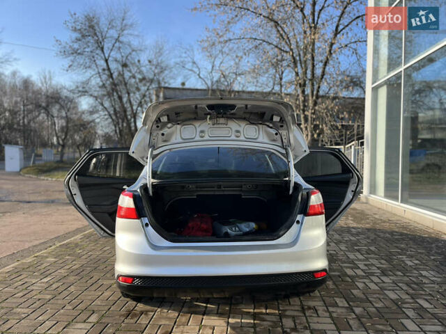 Серый Форд Фокус, объемом двигателя 2 л и пробегом 264 тыс. км за 6800 $, фото 14 на Automoto.ua