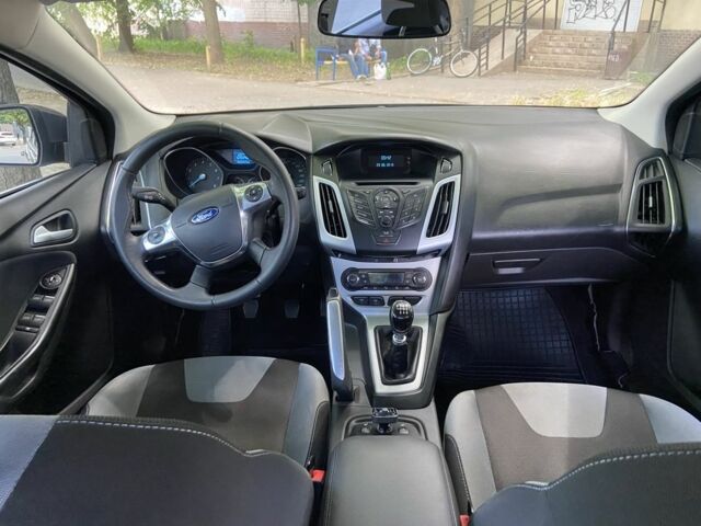 Сірий Форд Фокус, об'ємом двигуна 0 л та пробігом 42 тис. км за 9308 $, фото 8 на Automoto.ua