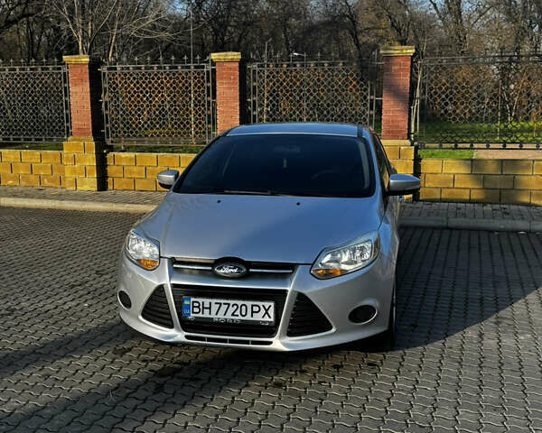 Сірий Форд Фокус, об'ємом двигуна 2 л та пробігом 193 тис. км за 6600 $, фото 2 на Automoto.ua