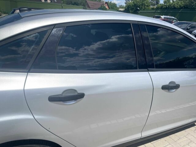 Сірий Форд Фокус, об'ємом двигуна 2 л та пробігом 187 тис. км за 5600 $, фото 2 на Automoto.ua