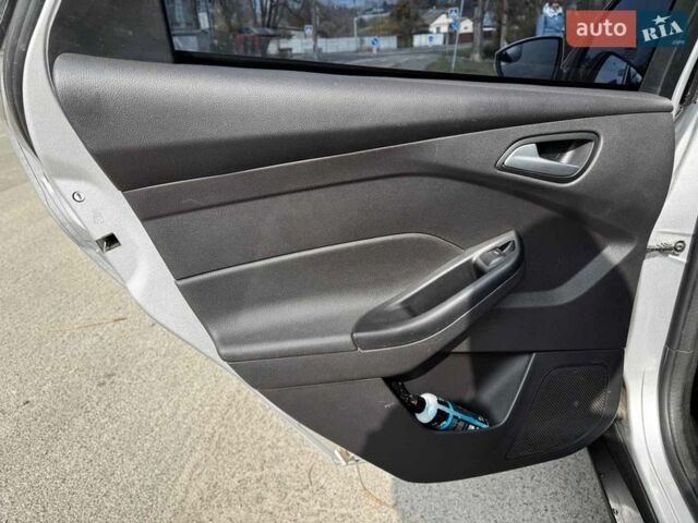Сірий Форд Фокус, об'ємом двигуна 2 л та пробігом 215 тис. км за 6790 $, фото 24 на Automoto.ua