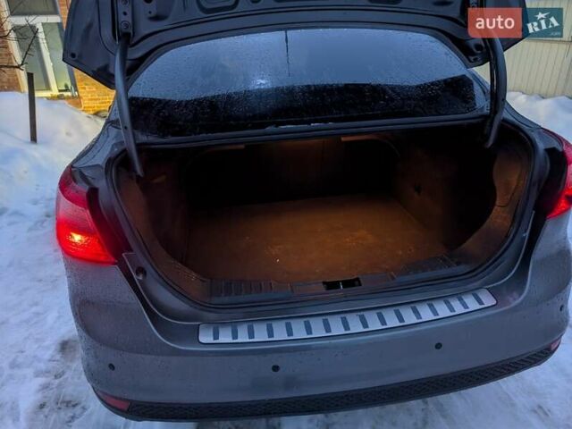 Сірий Форд Фокус, об'ємом двигуна 2 л та пробігом 231 тис. км за 6500 $, фото 13 на Automoto.ua