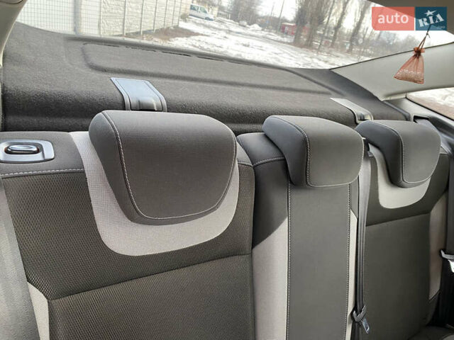 Сірий Форд Фокус, об'ємом двигуна 1 л та пробігом 166 тис. км за 5350 $, фото 26 на Automoto.ua
