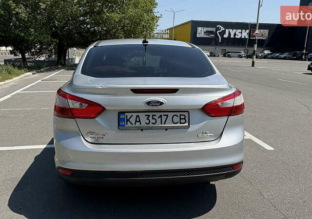 Сірий Форд Фокус, об'ємом двигуна 2 л та пробігом 265 тис. км за 6500 $, фото 4 на Automoto.ua