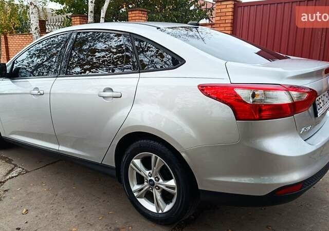 Форд Фокус 2013 в Николаеве на Automoto.ua Серый Форд Фокус, объемом двигателя 2 л и пробегом 198 тыс. км за 7499 $, фото 4 на Automoto.ua