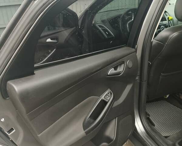 Форд Фокус 2013 у Львові на Automoto.ua Сірий Форд Фокус, об'ємом двигуна 2 л та пробігом 220 тис. км за 8000 $, фото 15 на Automoto.ua