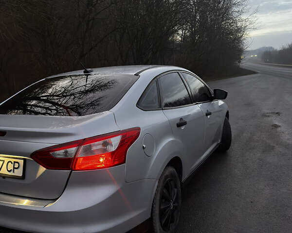 Сірий Форд Фокус, об'ємом двигуна 2 л та пробігом 157 тис. км за 5800 $, фото 1 на Automoto.ua