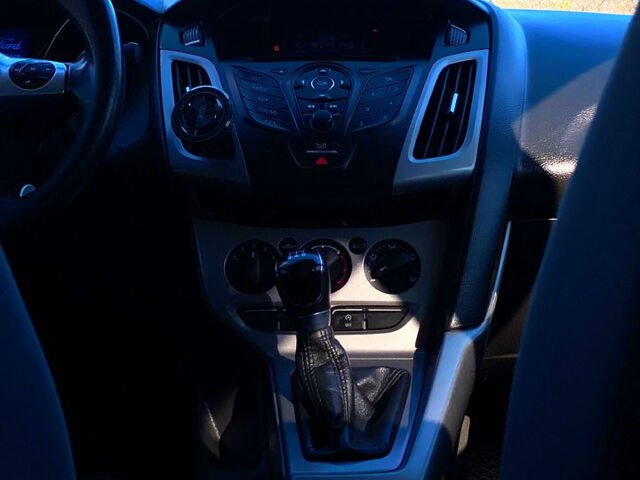 Серый Форд Фокус, объемом двигателя 1 л и пробегом 143 тыс. км за 5800 $, фото 7 на Automoto.ua