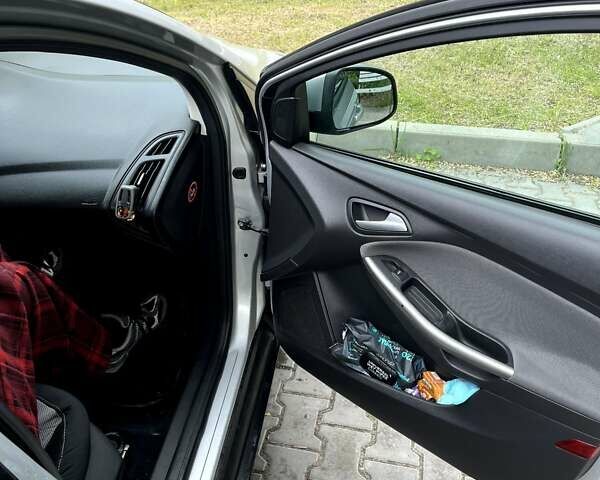 Сірий Форд Фокус, об'ємом двигуна 1 л та пробігом 119 тис. км за 7000 $, фото 18 на Automoto.ua