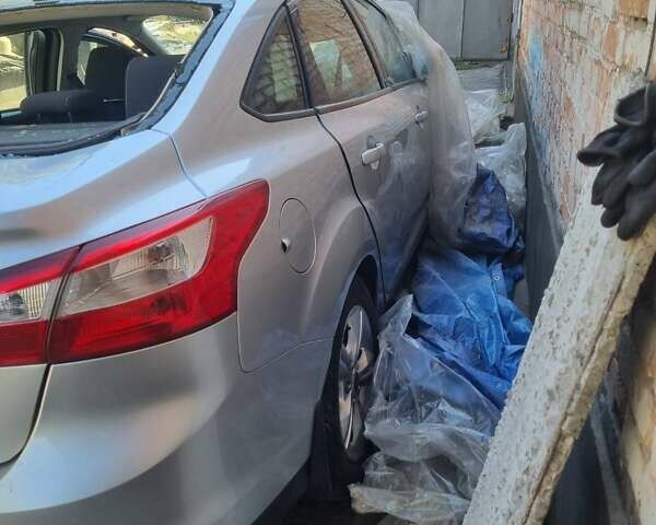 Сірий Форд Фокус, об'ємом двигуна 2 л та пробігом 250 тис. км за 2000 $, фото 5 на Automoto.ua