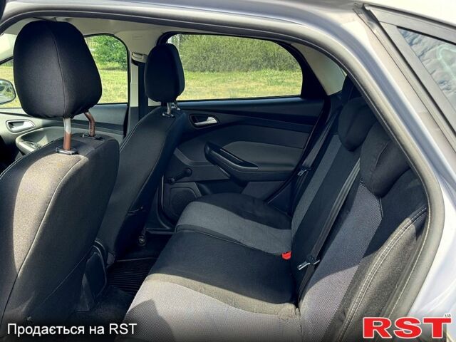 Сірий Форд Фокус, об'ємом двигуна 1 л та пробігом 175 тис. км за 6000 $, фото 5 на Automoto.ua