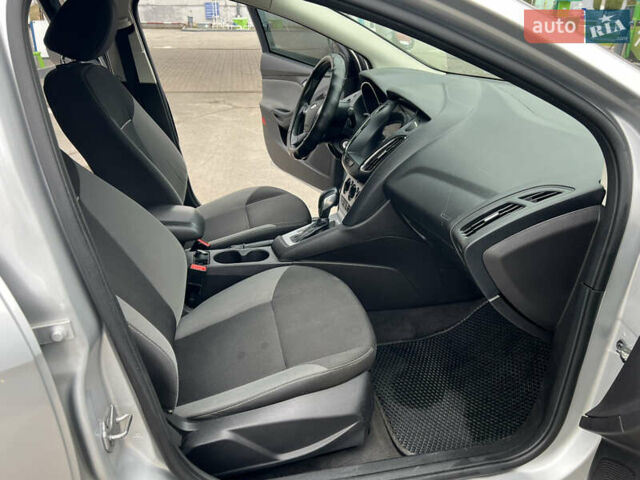 Сірий Форд Фокус, об'ємом двигуна 2 л та пробігом 234 тис. км за 6600 $, фото 37 на Automoto.ua