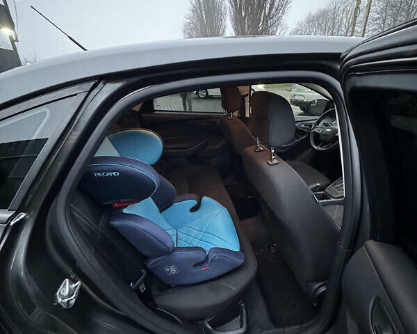 Серый Форд Фокус, объемом двигателя 2 л и пробегом 111 тыс. км за 7350 $, фото 12 на Automoto.ua