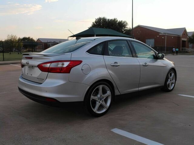 Серый Форд Фокус, объемом двигателя 2 л и пробегом 85 тыс. км за 6000 $, фото 4 на Automoto.ua