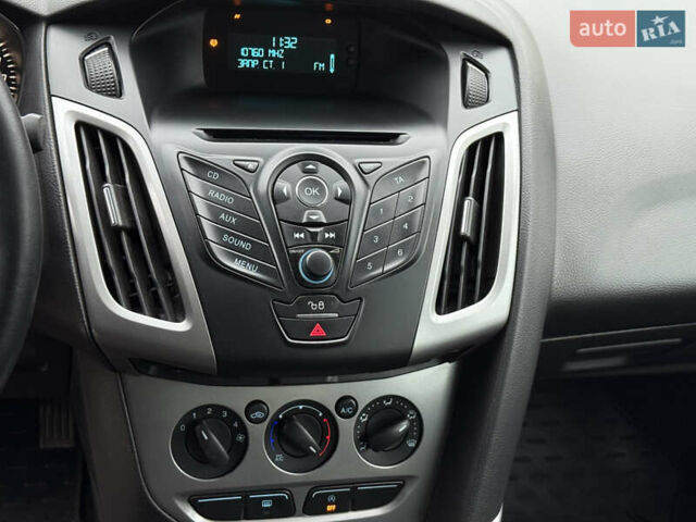 Серый Форд Фокус, объемом двигателя 1 л и пробегом 145 тыс. км за 6350 $, фото 40 на Automoto.ua