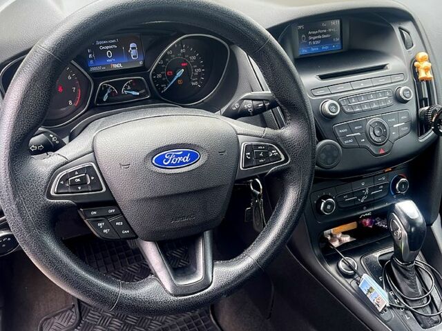 Серый Форд Фокус, объемом двигателя 2 л и пробегом 200 тыс. км за 7500 $, фото 4 на Automoto.ua