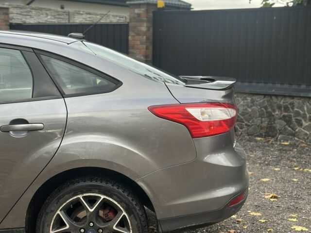Сірий Форд Фокус, об'ємом двигуна 2 л та пробігом 155 тис. км за 6500 $, фото 9 на Automoto.ua