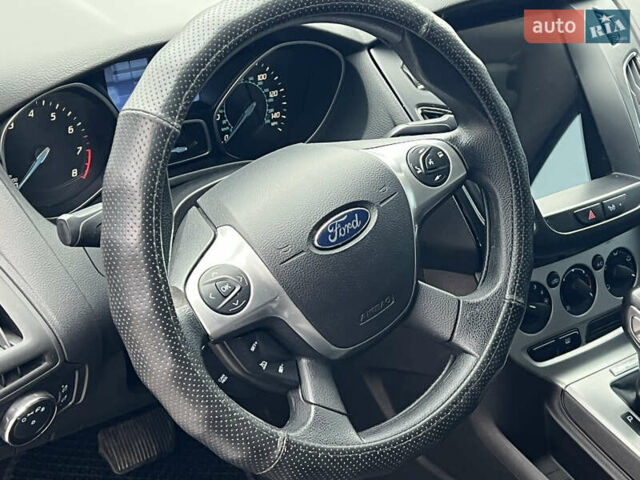 Сірий Форд Фокус, об'ємом двигуна 2 л та пробігом 234 тис. км за 6600 $, фото 26 на Automoto.ua