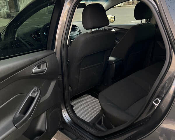 Сірий Форд Фокус, об'ємом двигуна 2 л та пробігом 182 тис. км за 7300 $, фото 11 на Automoto.ua