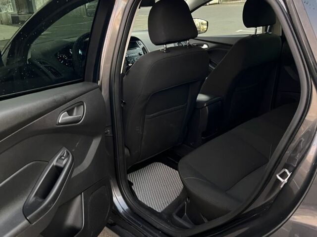 Серый Форд Фокус, объемом двигателя 2 л и пробегом 183 тыс. км за 6800 $, фото 11 на Automoto.ua