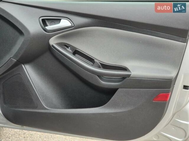 Сірий Форд Фокус, об'ємом двигуна 2 л та пробігом 170 тис. км за 6700 $, фото 11 на Automoto.ua