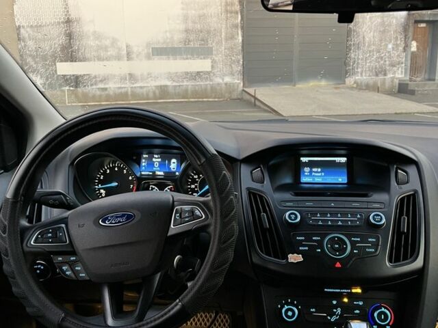 Серый Форд Фокус, объемом двигателя 2 л и пробегом 183 тыс. км за 6800 $, фото 12 на Automoto.ua